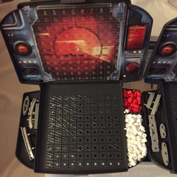 Battleship The Classic Naval Combat Game - Picture 8 of 9